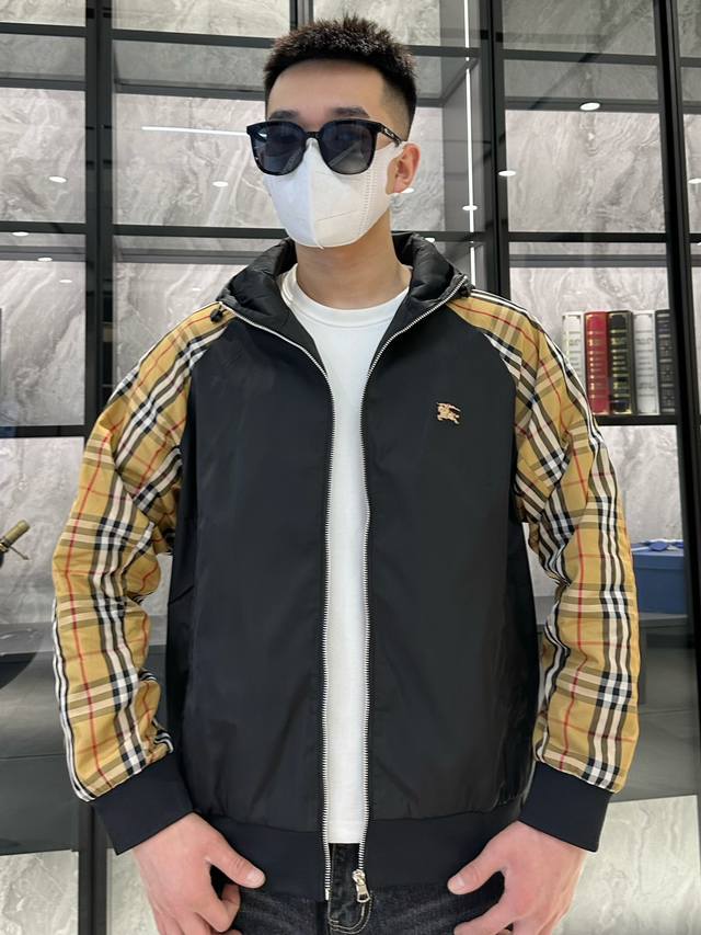 开春爆款，P370 百宝莉 2025春季新款夹克外套，秀场新品品相非常完美，双面穿舒适保暖，三标齐全色泽饱满诱人，非常出彩的设计，轻松将时髦感进阶，做工极为考究