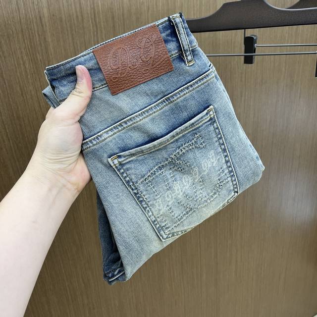 新款 P250 Dg 高端定制 2025Ss早春新款原单爆款牛仔裤 超级定制款 原版五金 超级重工工艺 版型超赞，细节做工无可挑剔！款式不挑人，特别高档，好货不