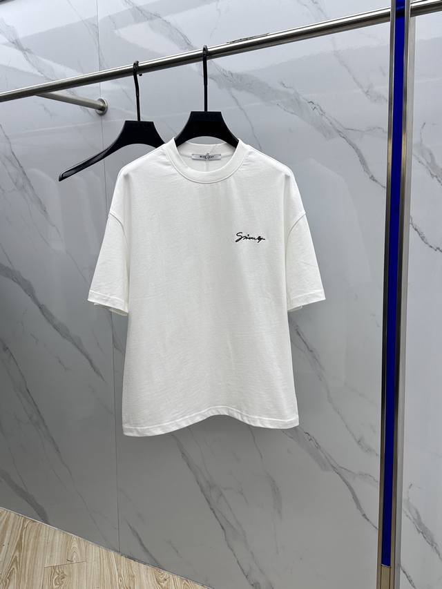 p220 Givenchy·纪梵希 2025Fw春夏新品圆领打底外穿T恤，立体感Logo微廓形半袖，活性纯棉打底T恤，棉，手感面糯有骨感，柔而有韧性。工艺处理，