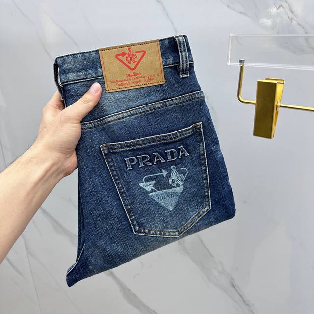 p270 Prada·普拉达 高端定制、2025早春最新款牛仔裤 柜台同步发售 进口固色面料 原版定制复刻 客供五金辅料 原单品质 重工洗水 做工走线精细 上身