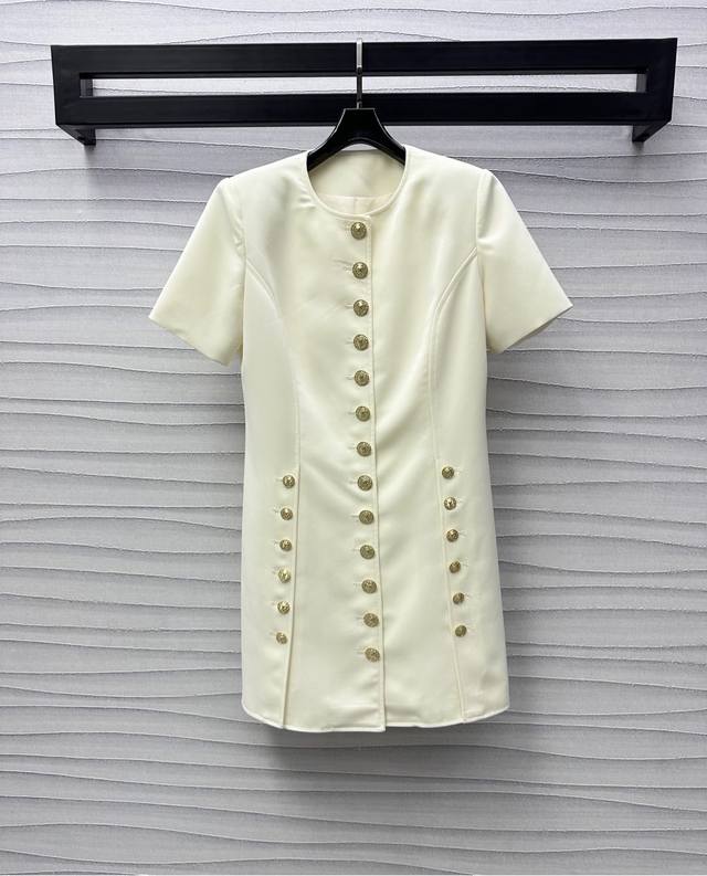 p390Louis Vuitto*2025新品上架 刻印圆扣连衣裙 定制Yb进口醋酸材质 挺括舒适有型 整体点缀多颗印刻金扣装饰 彰显品牌调性 复古时髦 饰以多