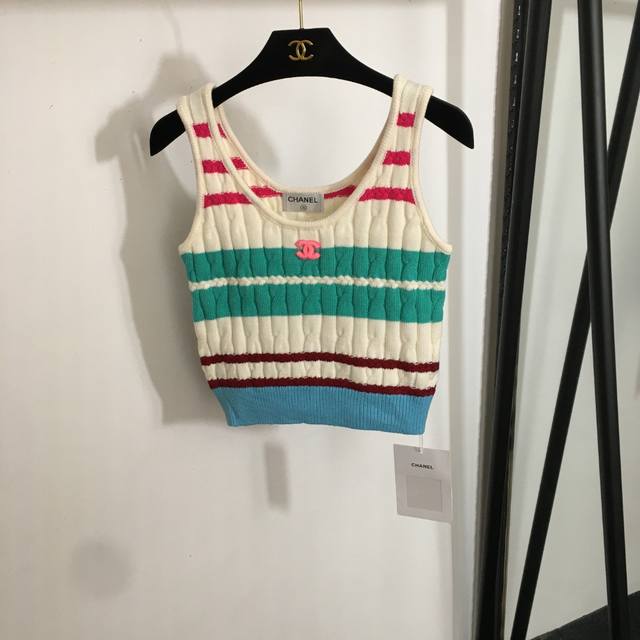 p140款号20251622 Chane*新款 小香植绒Logo拼色条纹麻花针织吊带背心，绿色，灰色，【均码；胸围72，衣长43】