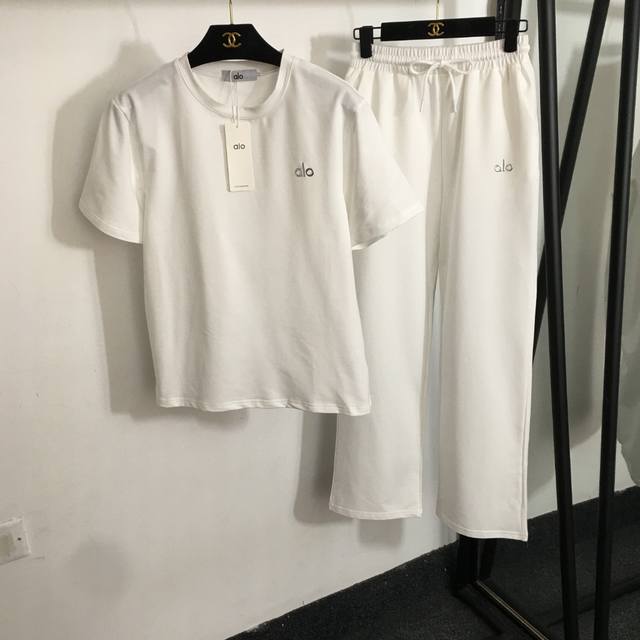 p140款号20251558 Alo新款运动套装，简约Logo短袖T恤+休闲长裤，白色，粉色，灰色，黑色，S-Xl，【M码；肩宽42，胸围92，袖长20，衣长6