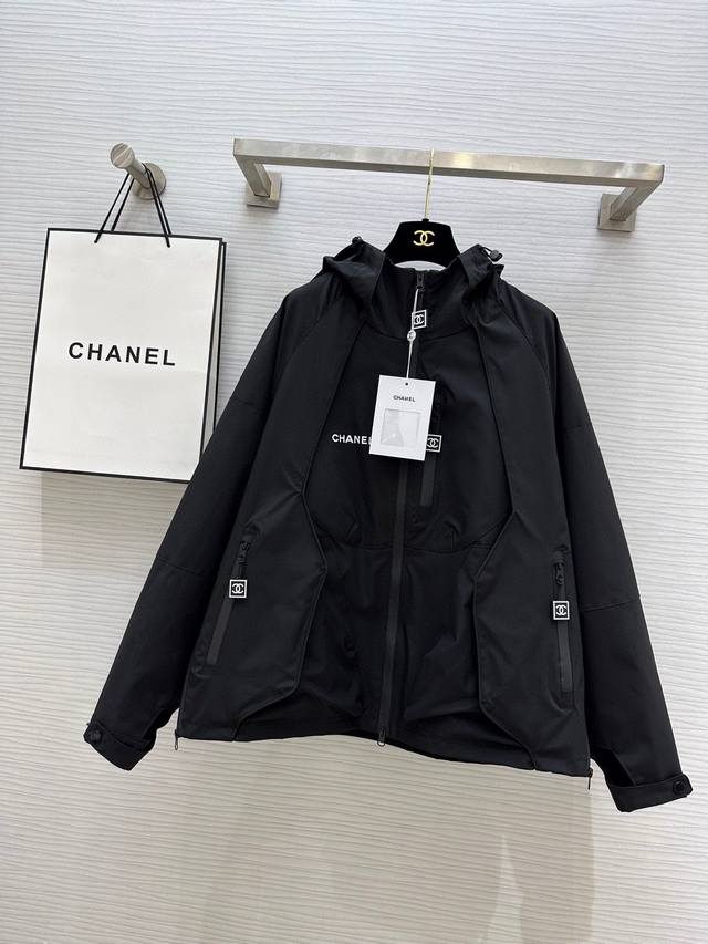 # 中古系列连帽冲锋衣外套 后背Logo超级时髦 超级好看 男女同款哦！ 高品质定制 现货发售Size：S/M/L（M码胸围：122，衣长：70）P520