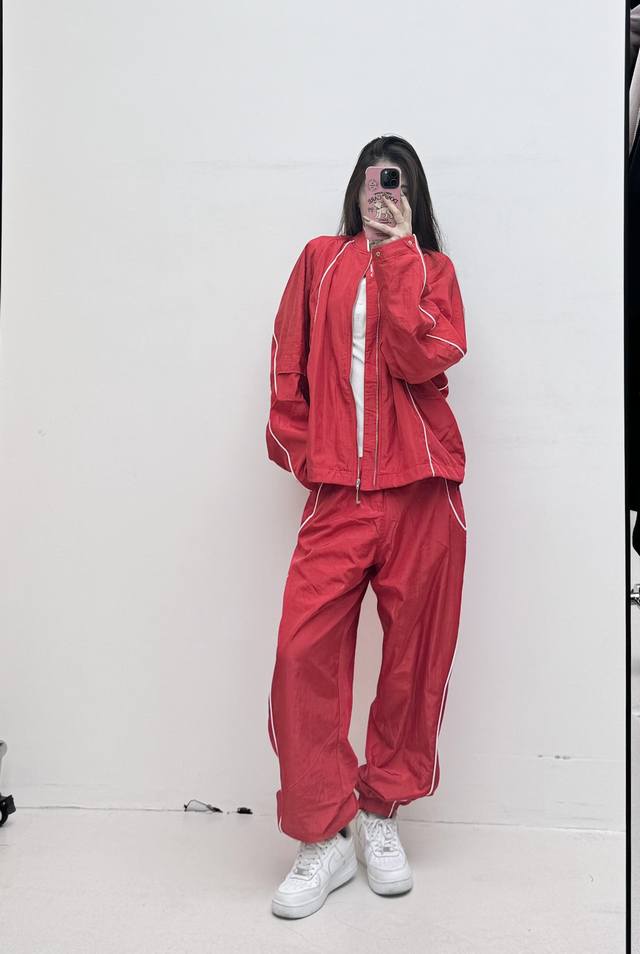 jacquemus×Nike 25Ss 运动四射的活力感永远是时髦的主题 新一季的联名 尖峰时髦 顶峰相见 裤子两个色P340