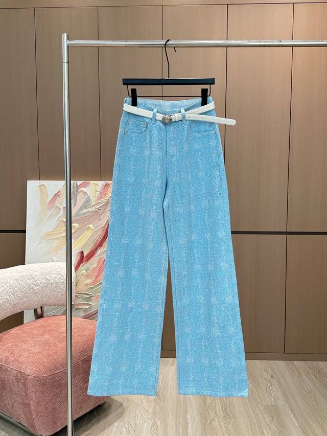 p260 · 5/爆款现货 原单品质 Loew*｜重工暗纹图案牛仔裤（配腰带） 采用高端定制面料，牛仔穿起来非常舒适，常规设计，包容性好，色系增添视觉魅力，而且