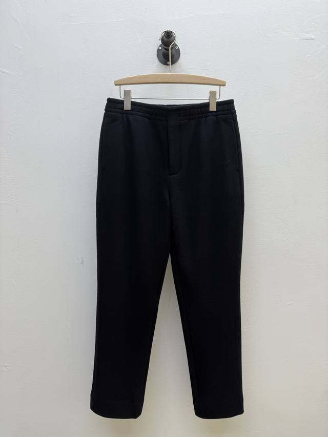 zz·棉质针织直筒长裤、代工厂出品 早春系列 面料甄选埃及吉萨棉（海岛棉），棉纤维长度是普通棉花的两倍，再经精梳工艺，过滤短纤维和杂质，使得棉料触感如丝绒般细腻