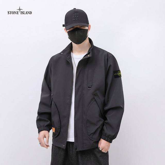 上新 ！！ ！！！ Stone Island石头岛 2025春秋户外透气宽松百搭茄克外套 网络线上 海内外人气爆款∽ 采用新颖独特外单优质料 宽松版 拉链连帽设