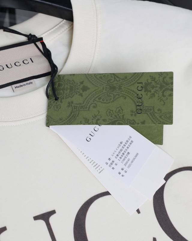 细节图# 古驰 Gucci粉色 梦幻小猫 单色圆领短袖 款号：319 原版面料官方同款短袖T恤 定制280 克同缸染面料手感非常舒服 春夏最新砖柜同步时尚又个性