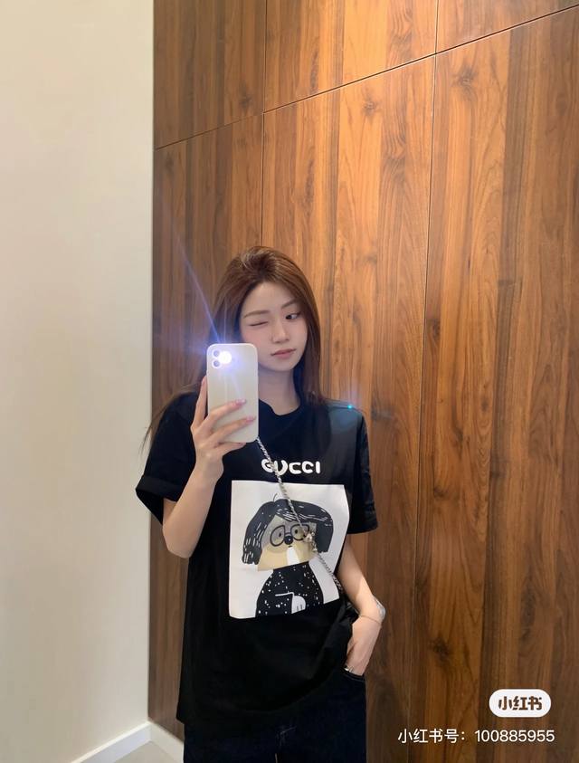 古驰 Gucci眼睛狗 单色圆领短袖 款号：323 原版面料官方同款短袖T恤 定制280 克同缸染面料手感非常舒服 春夏最新砖柜同步时尚又个性超级百搭好看的一款
