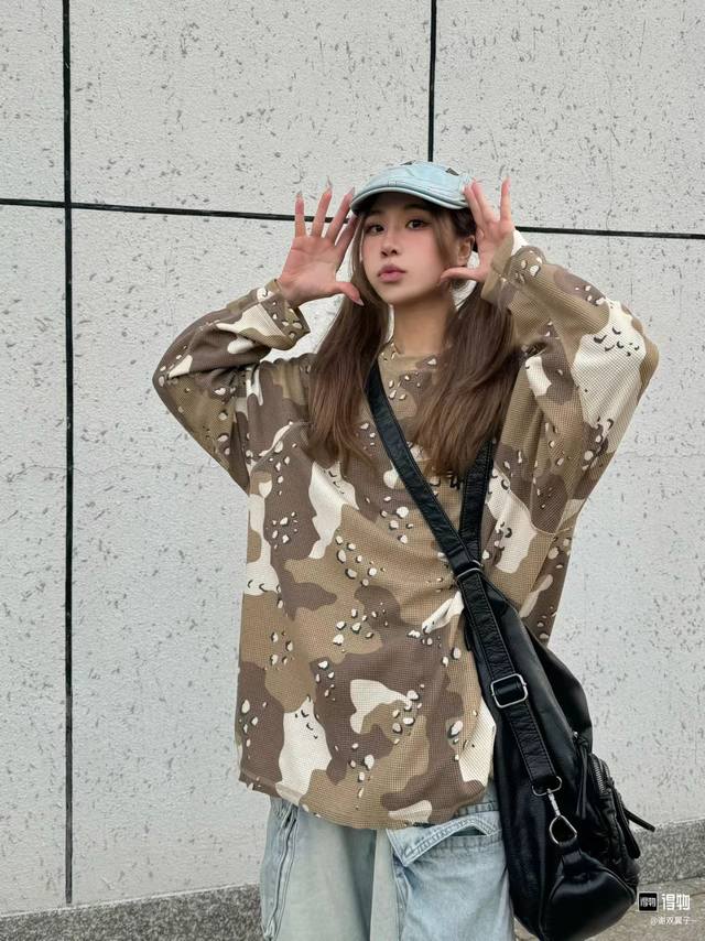 Stussy Fw24 Raglan Thermal Ls Crew Logo徽标设计插肩袖华夫格长袖T恤 男女同款 - Stussy 是美国的一个经典潮牌，起