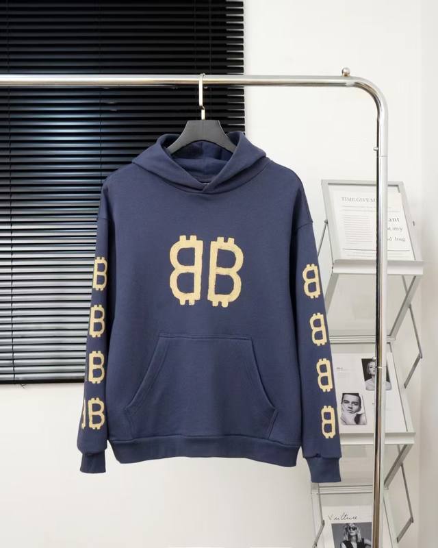 Balenciaga巴黎世家24Sss双B重工360毛圈定制面料 原版还原。 天花板版本原版开货.官网1:1品质.Balenciaga 超阔的版型剪裁，自带高街
