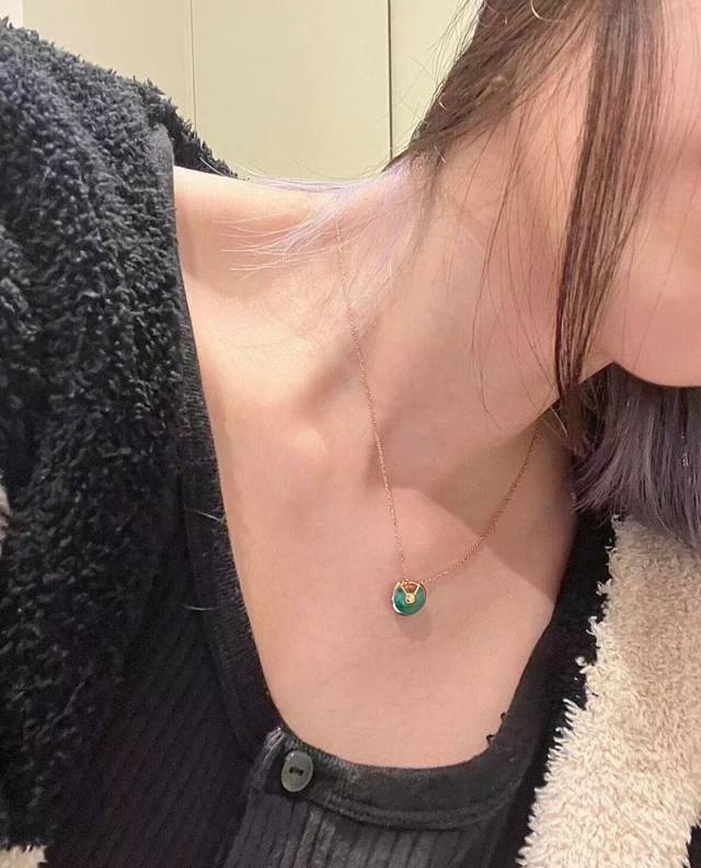 V金镀咪金，新升级Cnc对版货！白贝母红玛瑙，卡地亚护身符项链，Amulette De Cartier珠宝，真金定制最多的一款！以各种不同的守护石来传递浓厚情感