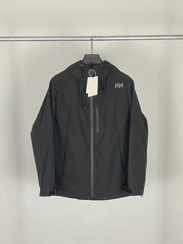 2025新款Hilly Hansen海丽汉森Hhlogo反光字母休闲情侣防泼冲锋衣夹克外套 解锁甜蜜出行新姿势！以简约时尚的设计，诠释情侣间的默契与甜蜜。 防泼