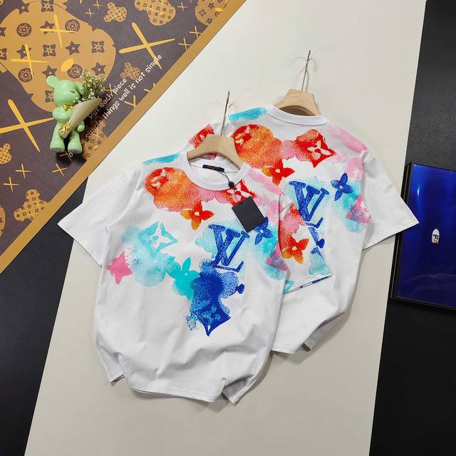 尺码S-Xl顶级复刻 Louis Vuitton 路易威登夏装新品彩绘涂鸦Logo圆领短袖T恤 Lv驴家情侣款T恤 购入原版开模打造，全套定制辅料，细节决定成败