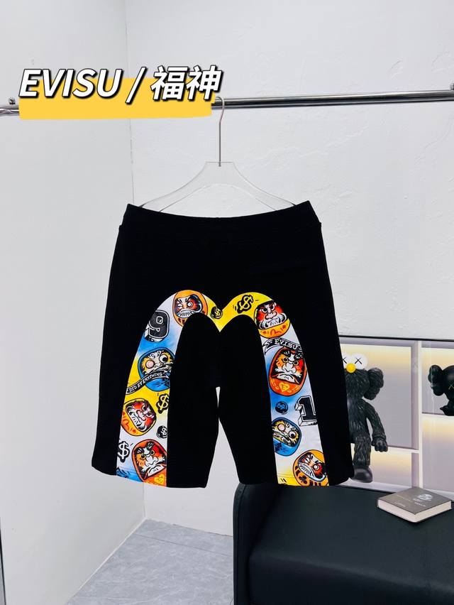 面料 做工 细节 皆一比一客订，S-2Xl齐码 ！ Evisu福神 笔刷式大M钻石短裤 男女同款， 大M印花极具个性，出门不怕撞衫。 纯棉毛圈厚实面料，上身效果