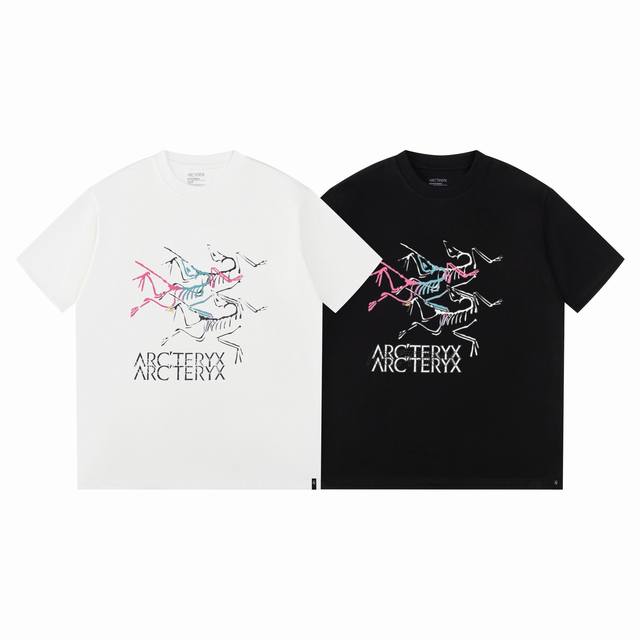 Arc'teryx 始祖鸟春夏新款280克高克重纯棉三只鸟彩色印花T恤 始祖鸟字母Logo印花，高端32S双纱280克面料重磅面料，定制拉架罗纹同缸同染。包装袋