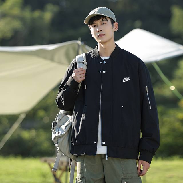 Nike 耐克专柜新款棒球服夹克外套，男女同款 Ins小红书人气推荐，品相极佳，年最流行的面料，超级百搭，高端大气上档次，春季休闲百搭外套，理想穿搭！期待你的驾