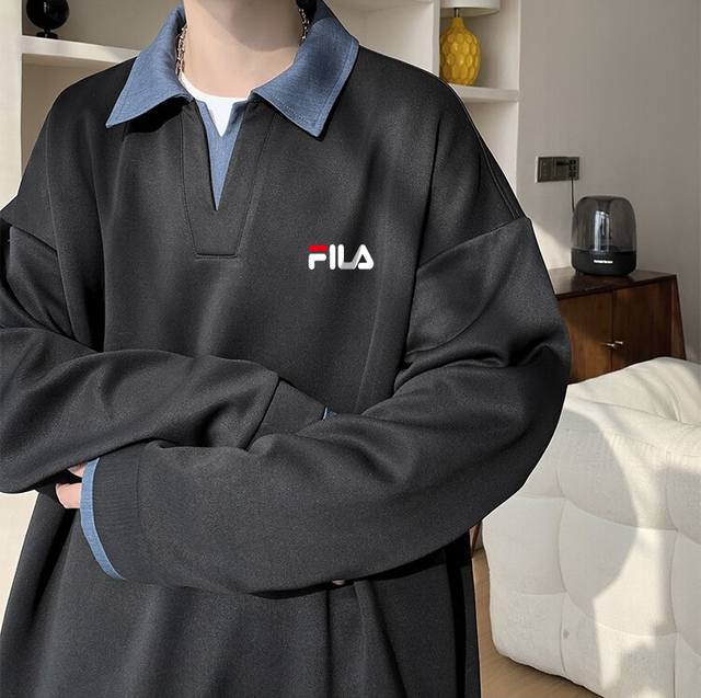 Fila 斐乐海外限定假两件 圆领卫衣，男女同款 Ins小红书教你搭配上身，新品首发，版型宽松，修饰脸型且舒适有型，近年来深受欢迎的风格，细节无敌，大方又随性，