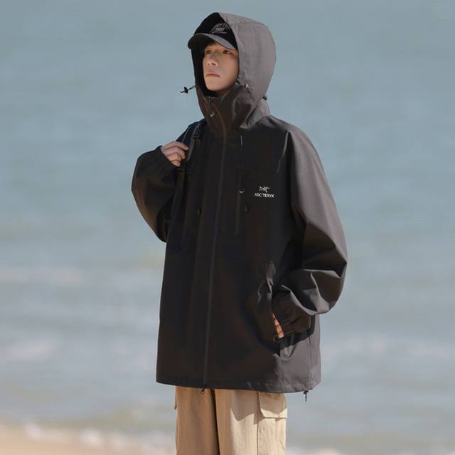 Arc'teryx始祖鸟日系户外斜拉链登山服冲锋衣夹克外套，男女同款 防风连帽衫柔软舒适，强劲防风，简洁设计，经典印花Logo，透气、抗静电功能，能够应付格子恶