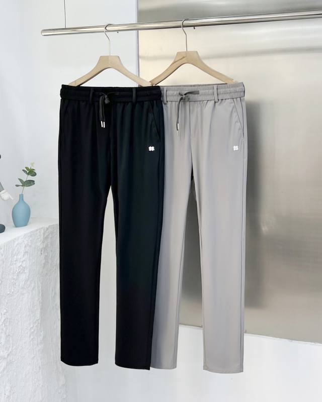 Kolon Sport 可隆 男士夏季牛奶丝冰丝运动长裤！休闲商务轻松搭配！高端的气味！万针重工刺绣！工艺感十足！高端定制设计！男士夏季休闲户外长裤！采用天丝冰