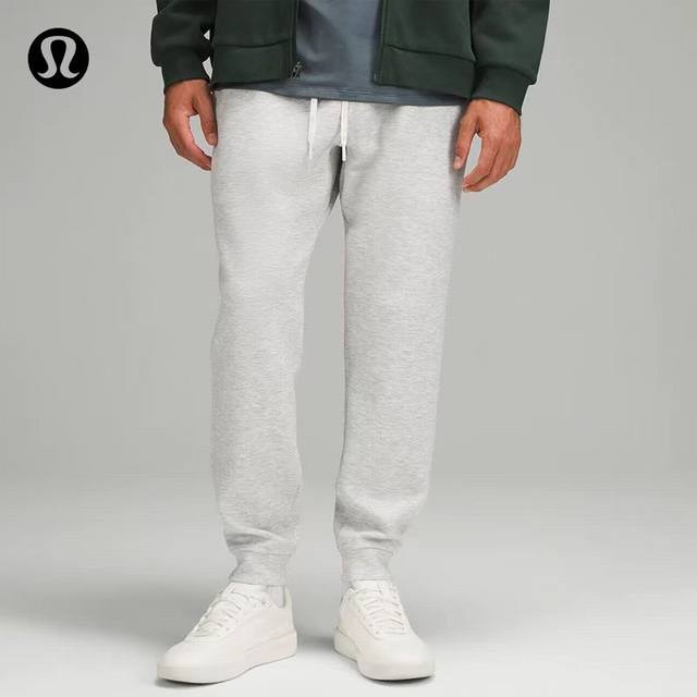 Lululemon 露露25秋季华棉休闲束脚长裤卫裤！高品质 高克重，380克 裤子有弹力，穿着舒适！刺绣是重工，立体饱满，浓浓的设计感！ 经典Jogger微口