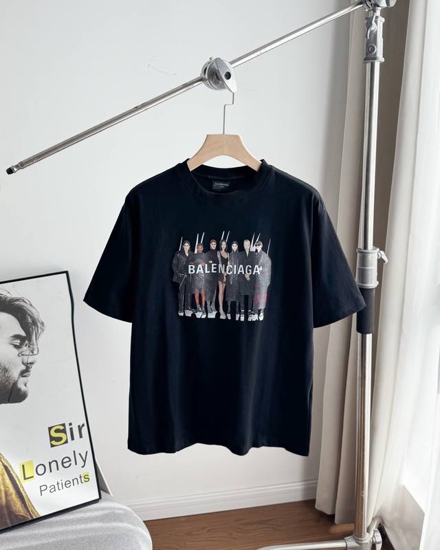供 - Balenciaga巴黎世家 Ss25人物字母Logo几何图案印花圆领短袖T恤 宽松休闲 情侣款 - 追求时尚与个性的情侣们，怎能错过Balenciag