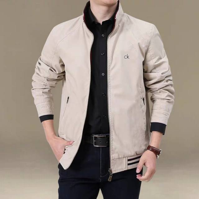 Ck Calvin Llein男女休闲立领夹克外套 这是一款经典汤米时尚休闲外套 走着简约大气时尚风格， 适合所有年龄段，上身有型显瘦， 面料品质也是超级的好