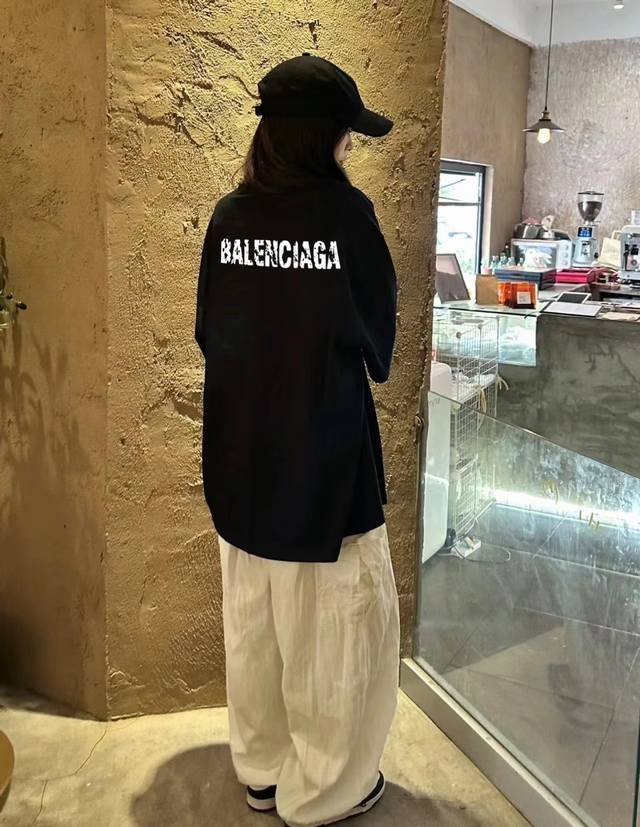 Balenciaga巴黎世家泼墨圆领短袖半袖T恤 面料采用260克纯棉双纱食毛面料 双线二本针压线 久洗不变形 原版定制三标 高端进口印花 随意水洗 情侣可穿