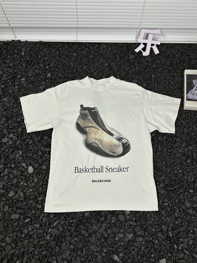 Balenciaga巴黎世家25夏季新品Basketball Sneaker 印花球鞋宽松休闲运动短袖T恤 - 时尚弄潮儿们看过来！Balenciaga巴黎世家