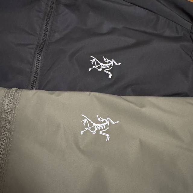 Arc‘Teryx始祖鸟 Solano Jacket防风户外立领夹克 正版入手，顶级复刻户外运动徒步登山面料采用轻量、Gamma防风防泼水外套，透气耐磨，轻便舒