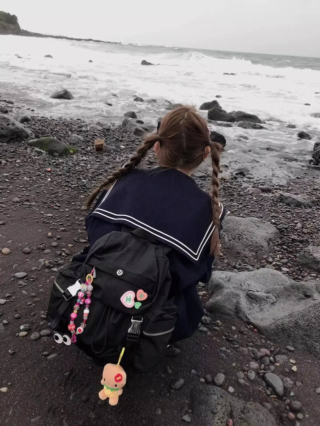旅游、爬山、户外运动 非常实用百搭！！在背包上挂上自己喜欢的公仔，打造自己的Stely，更加趣味十足！！