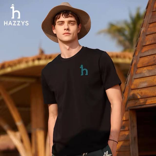 Hazzys哈吉斯2025夏季新款大Logo休闲宽松棉质短袖T恤男！！ 100%纯棉，采用高品质纯棉面料，柔软舒适，透气性好，适合夏季穿着，吸汗性强，保持肌肤干