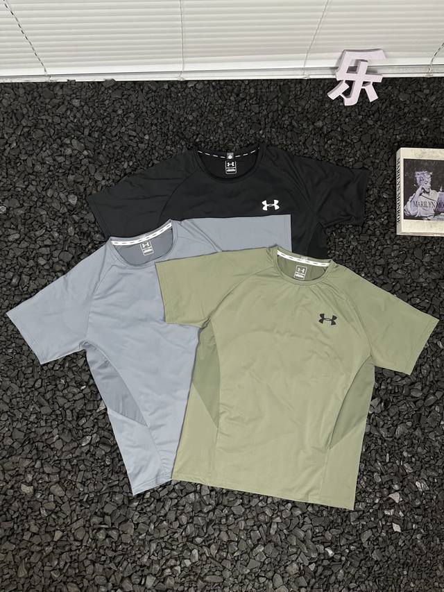 Under Armour 安德玛纯色训练运动简约休闲时尚百搭吸汗透气户外运动通勤速干圆领短袖T恤 男女同款 - 运动场上挥汗如雨的你，怎能少了安德玛这件宝藏T恤