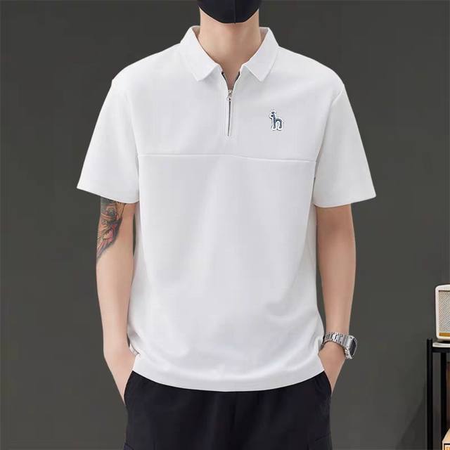 Hazzys 哈吉斯海外拉链翻领爆高克重Polo！！时尚品味的拉链设计！！春夏不可缺少的时尚搭配服饰！ 时尚品味的拉链设计！！ 胸前打断拼接处理是特别亮眼的！！