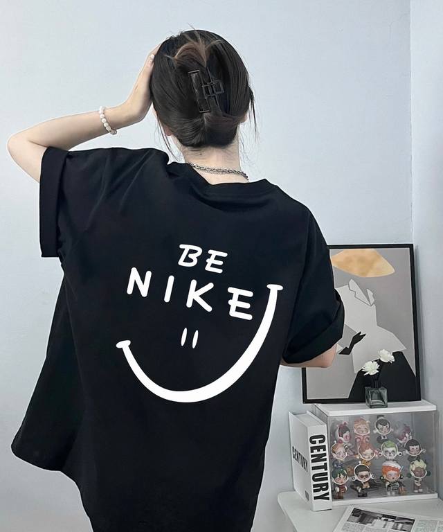 Nike 耐克Be个性笑脸圆领短袖半袖T恤 面料采用260克纯棉双纱食毛面料 双线二本针压线 久洗不变形 原版定制三标 高端进口印花 随意水洗 情侣可穿 男女同