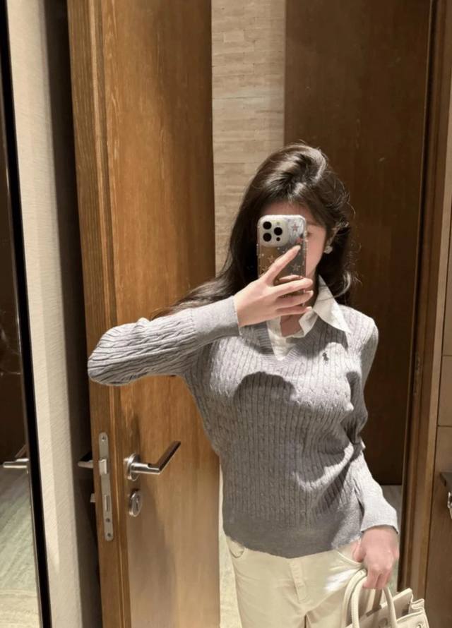 特价 拉夫 假两件Polo针织衫 颜色：黑色 白色 灰色 码数：Sml S码推荐： 80~100 M码推荐：100～115 L 码推荐： 115～135