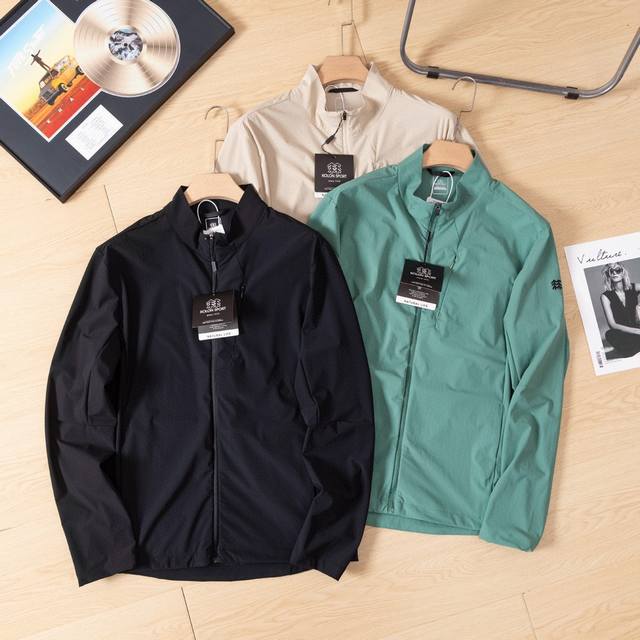 上新 Kolon Sport可隆25年新品应季外套 官网柜子同款 高品质高版本 专柜同款面料 比普通面料透气性好上几倍，面料干爽及更耐洗，吸汗而不粘身，机洗不变