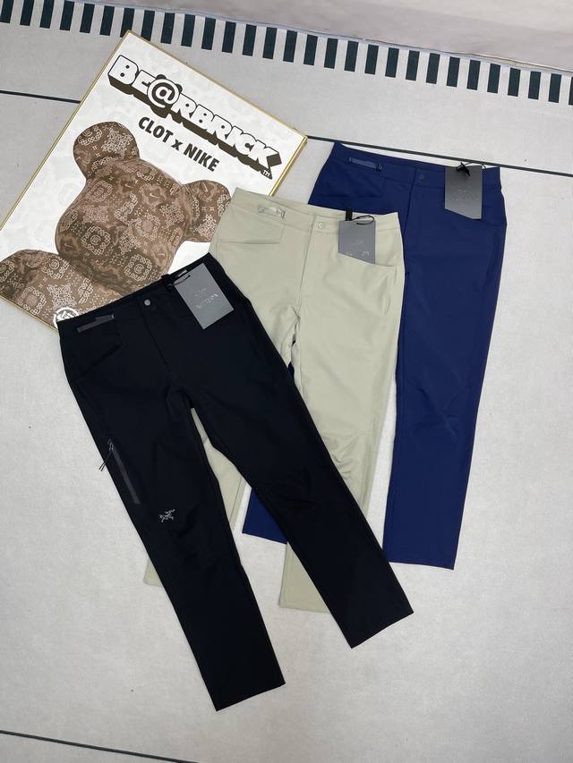 官网同款 Arc'teryx 始祖鸟25Ss春季新款男士刺绣户外休闲长裤！ 腿部鸟家重工田岛刺绣Logo彰显品牌身份！户外机能风3D立体修身裁剪，高定户外机能面