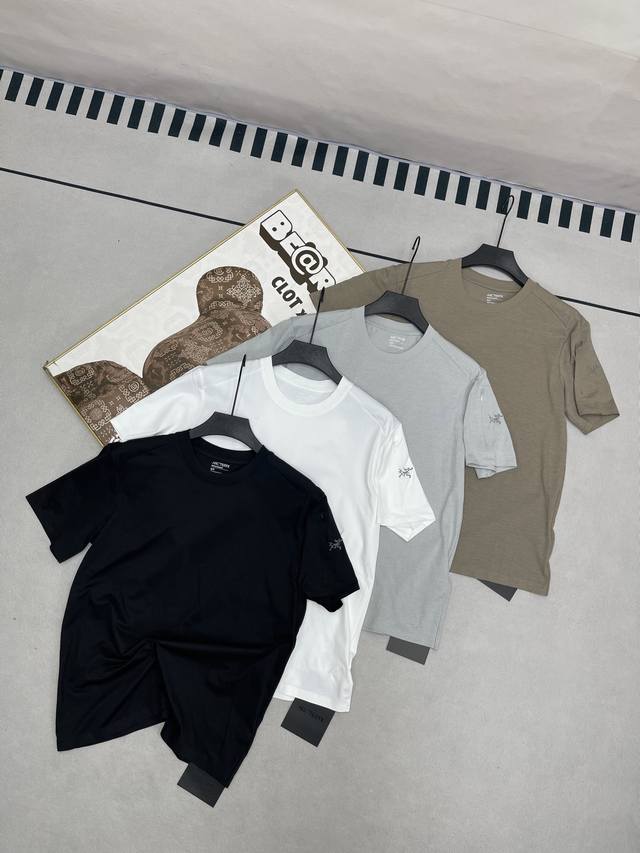 Arc'teryx 始祖鸟 无痕压胶速干T恤休闲冰丝速干短袖T恤 手臂口袋刺绣进口绣花 可户外可休闲，可商务的一款冰丝速干T！纯捡漏！！ 使整个线条更加流畅，无