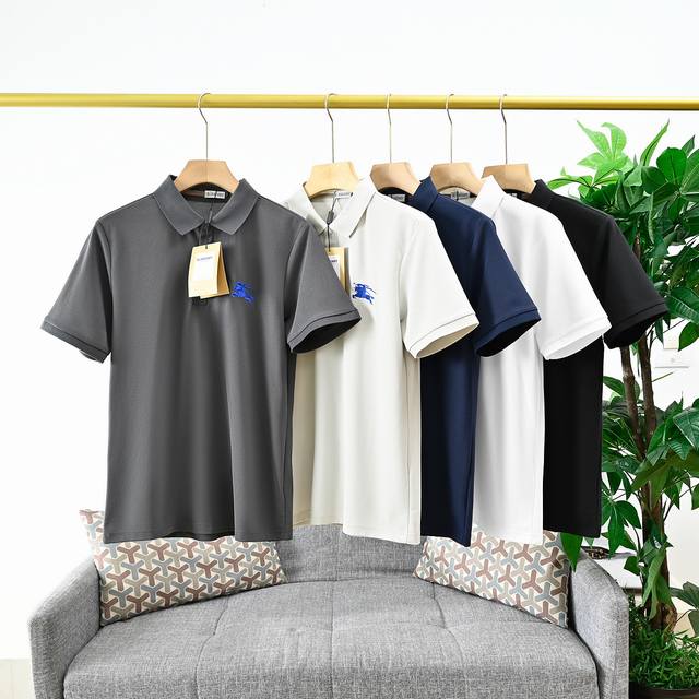 上新， 报单号：9529# Burberry巴宝莉245Ss新款翻领战马打底纯棉短袖Polo衫 面料亲肤舒爽，不粘身不黏腻！排汗吸湿！这款Polo衫，遵循并致敬