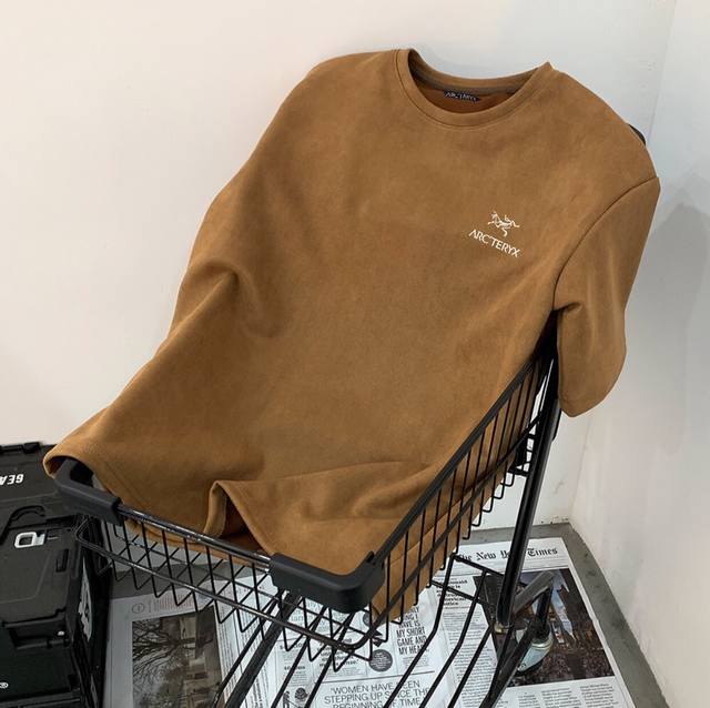 高端 麂皮 始祖鸟短袖 。 独家顶级1:1复刻 一线天品质 S春季新品Arc' Teryx始祖鸟Ｔ恤！ Arc' Teryx始祖鸟品牌最新款 独家发售！市场仅此