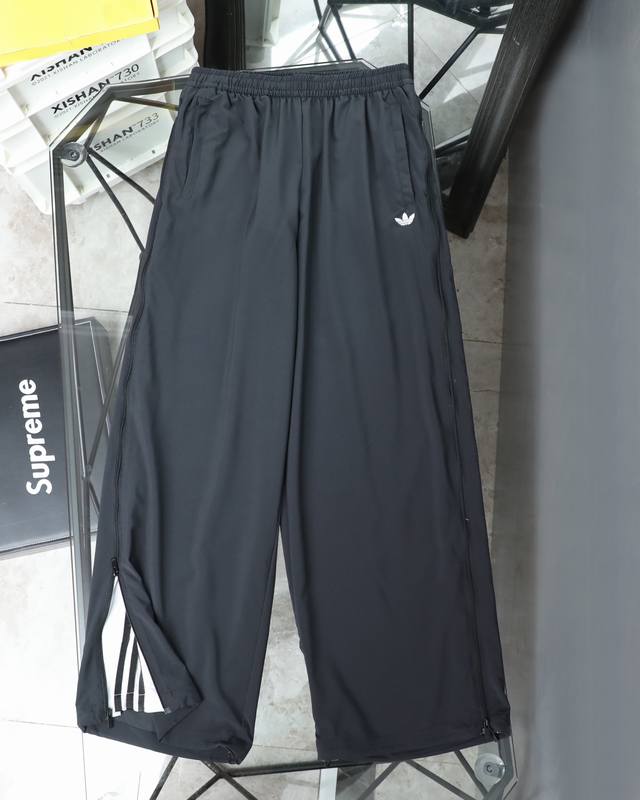 Adidas Originals Adilenium Season 3 Zip 宽松舒适长袖夹克 裤子 套装 男女同款 三叶草系列果然让人不失望 这套感觉又是巴