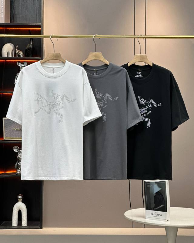 顶级版本 认准330G高克重 Arc'teryx 始祖鸟自由鸟主题夏季新款宽松情侣款短袖T恤 款号：C7008 颜色: 黑色 白色 铁灰 细节版本一比一复刻 重