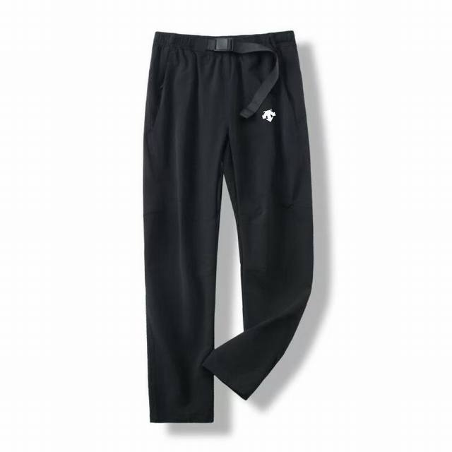 Descente 迪桑特 速干裤夏款梭织速干裤长裤 男士舒适弹力休闲长裤防晒吸湿速干运动裤！精致3D立体压胶Logo非常的具有立体感！等大家拿到手之后，可以细细