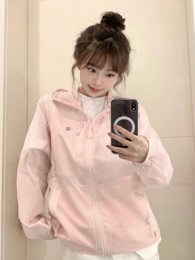 Kolon 少女心爆棚！Kolon 2025 新款粉色防晒衣来袭 宝子们，夏天的较量已经开始啦，防晒绝对是这场较量中的关键环节！今天我要给大家分享的，是 Kol