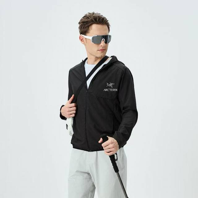 Arc’Teryx 始祖鸟25Ss夏季新品户外情侣款透气速干冰丝皮肤衣！登山骑行男女风壳运动轻薄宽松休闲遮阳连帽防晒衣，户外骑行显瘦防晒防紫外线外套上衣开衫皮肤
