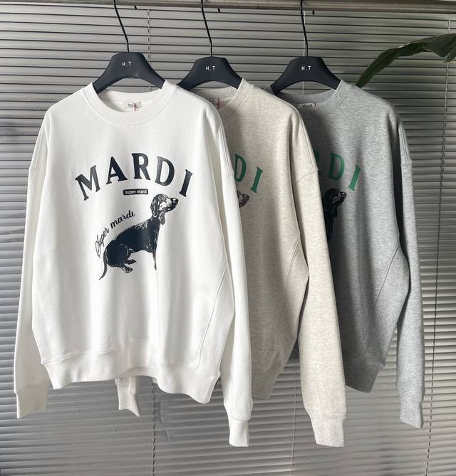 上新 ！Mardi 是一个具有法国风情的时尚品牌，设计简约大胆却又高级，风趣。线条简约大胆，给予多种材质和色彩的变化，舒适又感性的风格，深受年轻人欢迎。 Mar