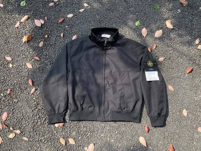 Stone Island 石头岛大口袋立领落肩飞行服夹克外套 Stone Island 石头岛大口袋立领落肩立领飞行服夹克外套 新款实拍图！ 面料采用高品质涤纶