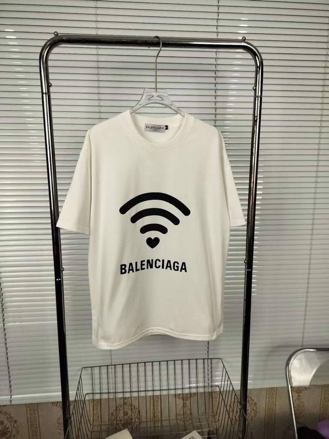 上新 Balenciaga 巴黎世家 Ss 新款Wi-Fi520情人节限定印花短袖T恤 面料采用定制全棉双纱精棉，克重260克，印花采用环保进口胶浆，上身效果完